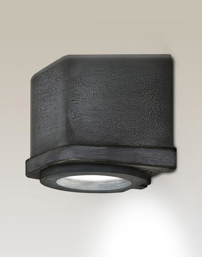 Sizz exterior wall light