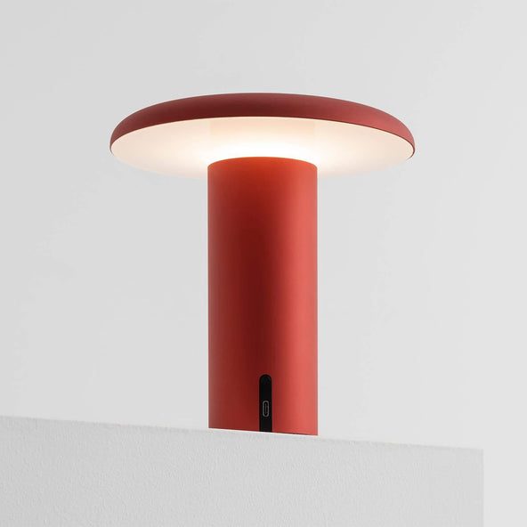 Outlet Artemide Takku portable rechargeable lamp - red