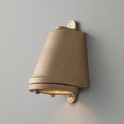 Mast exterior wall light