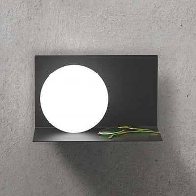 Balance wall light