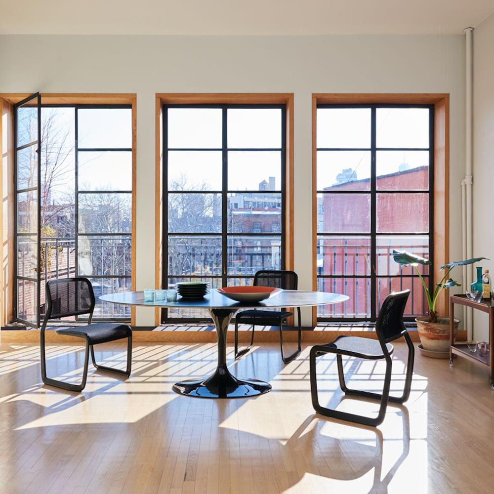 Saarinen oval dining table online