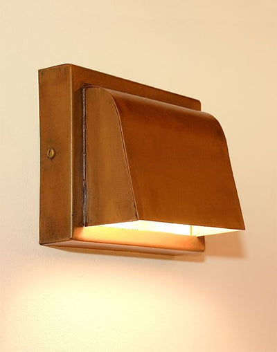 Nith exterior wall light