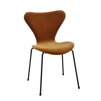 Ex-Display Fritz Hansen Series 7 - Upholstery: Belfast - Soft Ochre 926, Black Base **STORE COLLECTION ONLY**