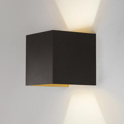 Box up and down wall light by Light-Point