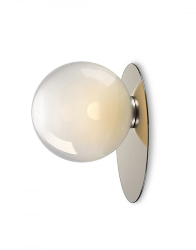 Umbra wall light