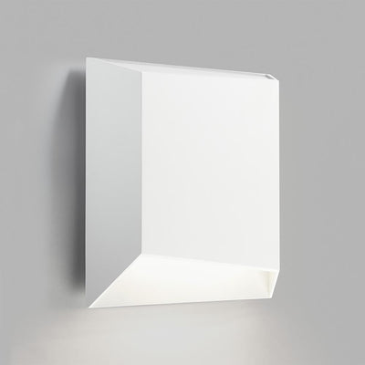 Facet outdoor wall light by Light-Point