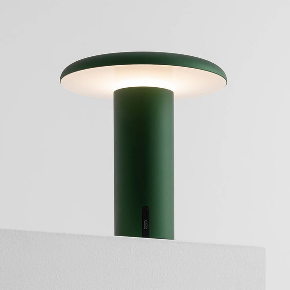 Outlet Artemide Takku portable rechargeable lamp - green