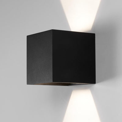 Box up and down wall light by Light-Point