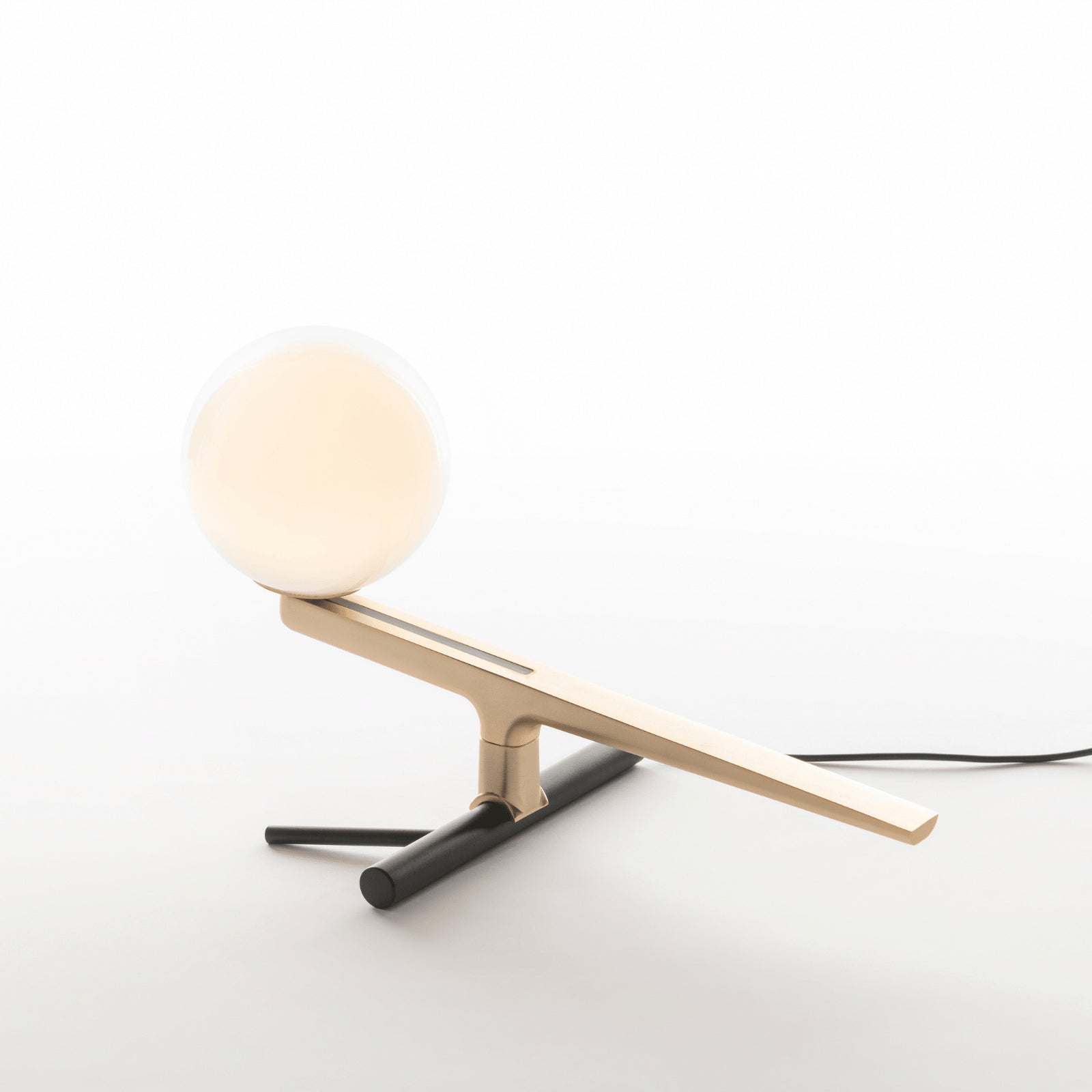 Artemide bird online lamp